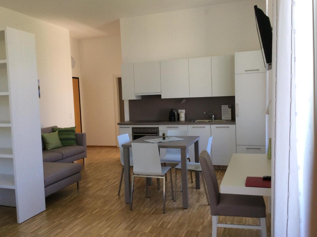 Business Center In Villa Bellinzona Exterior photo