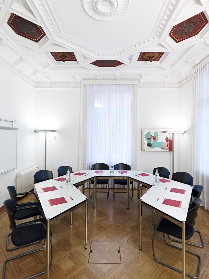 Business Center In Villa Bellinzona Exterior photo