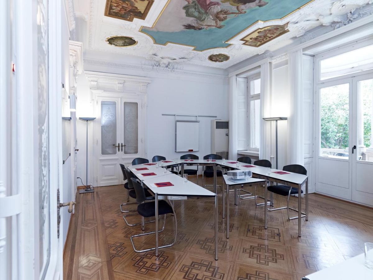 Business Center In Villa Bellinzona Exterior photo